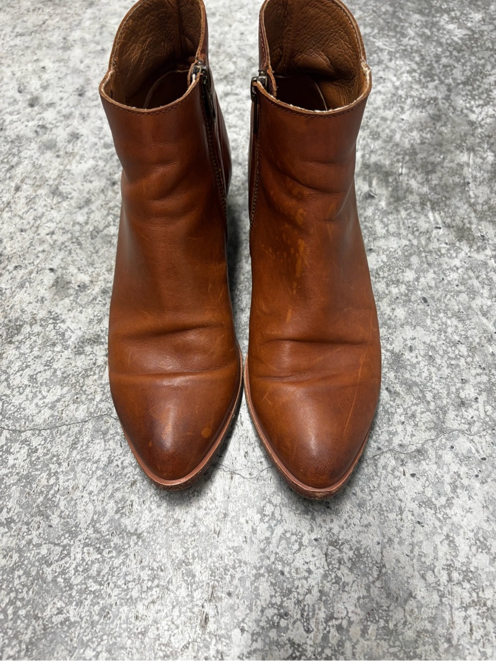 Frye Carson  piping bootie size 7.5